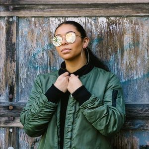 Meet your Posher, Maya